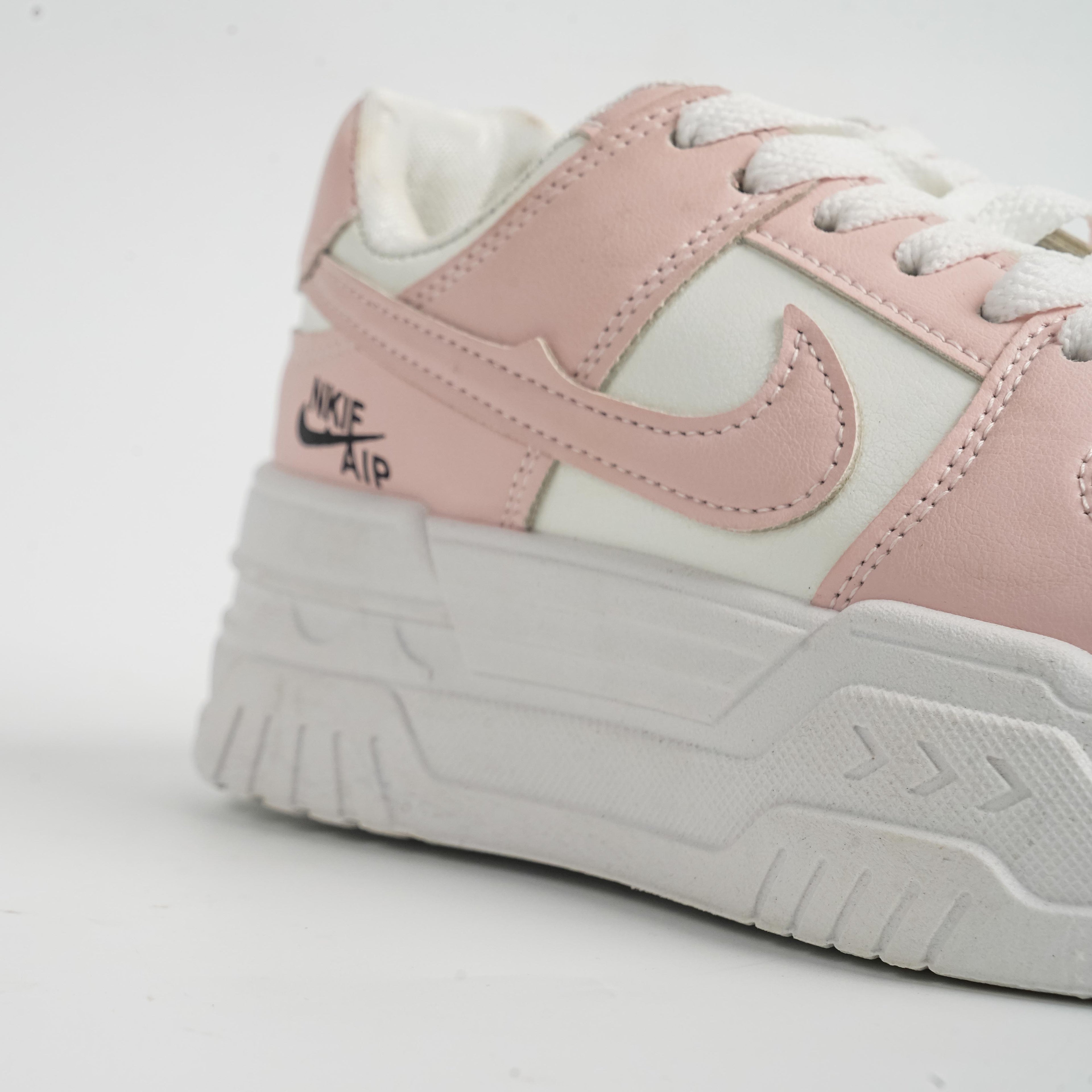 Trivor Pink