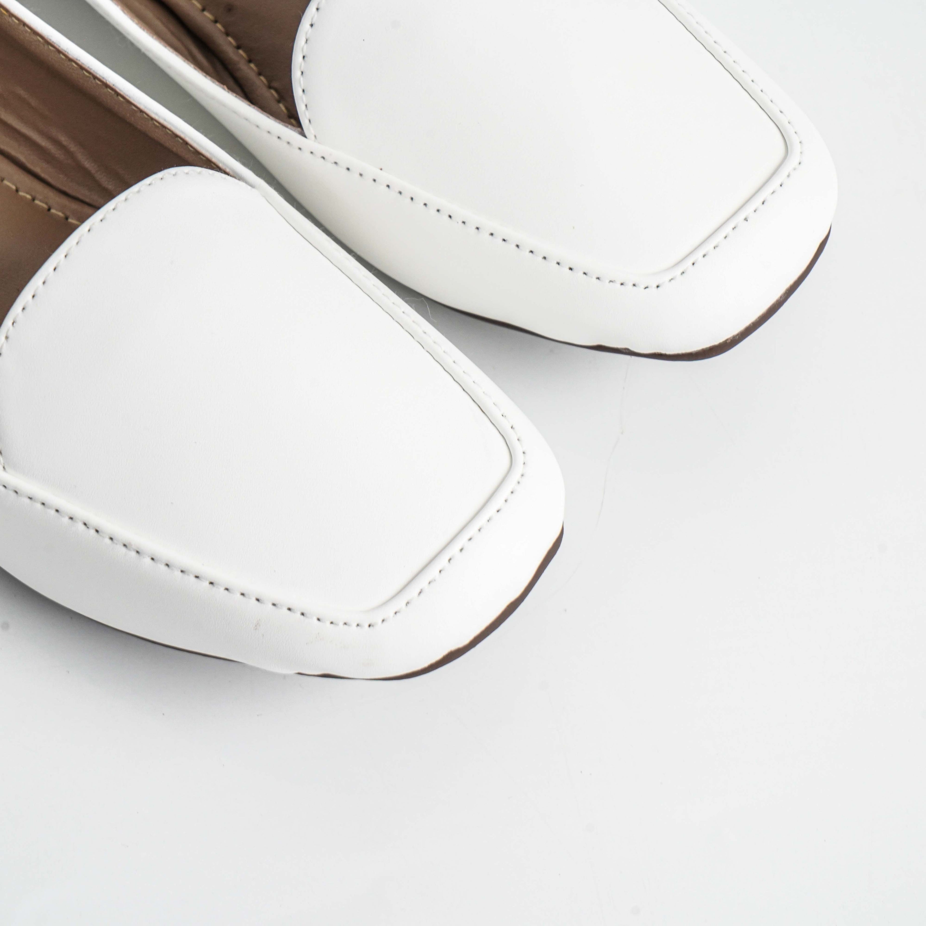 Tovia White