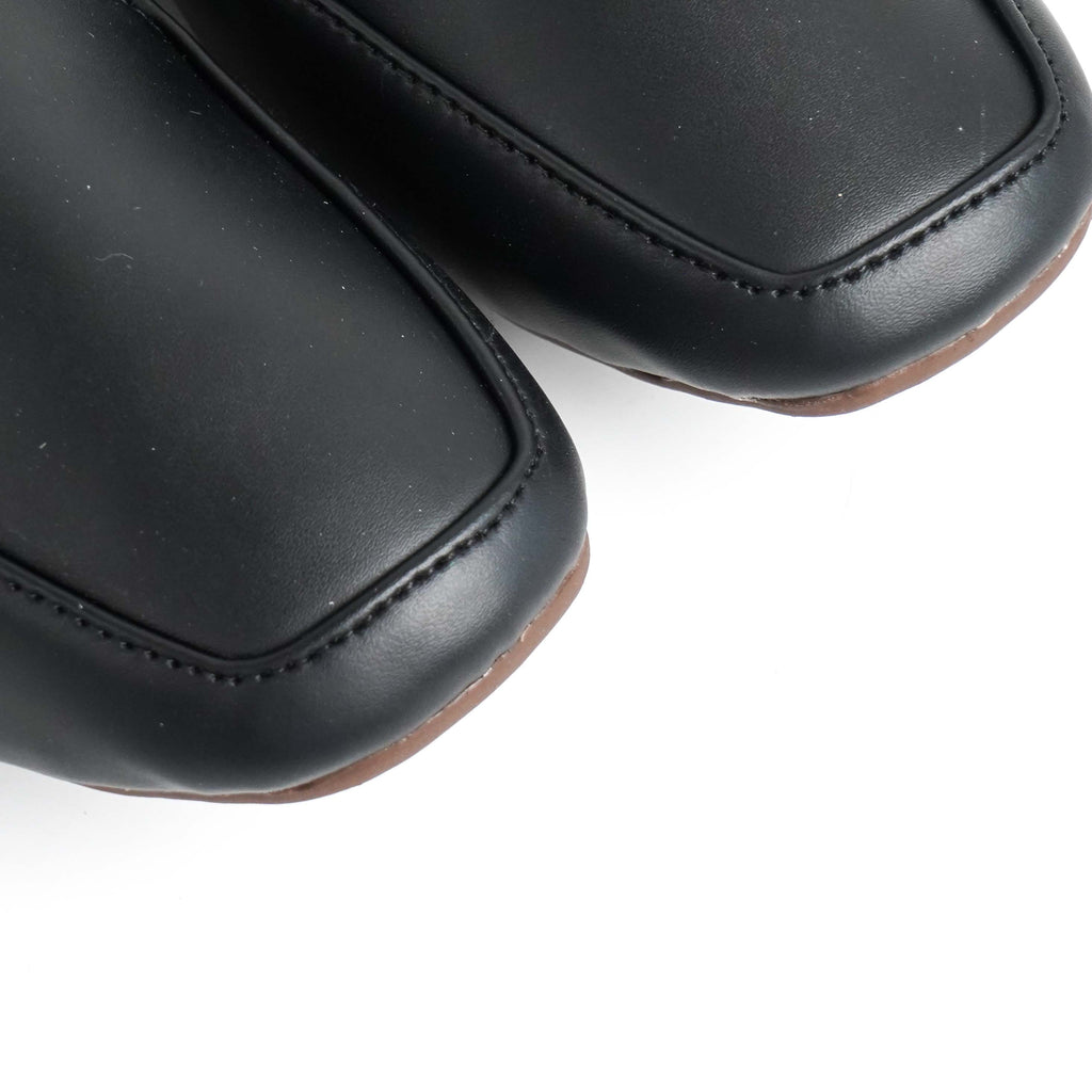 Tovia Black