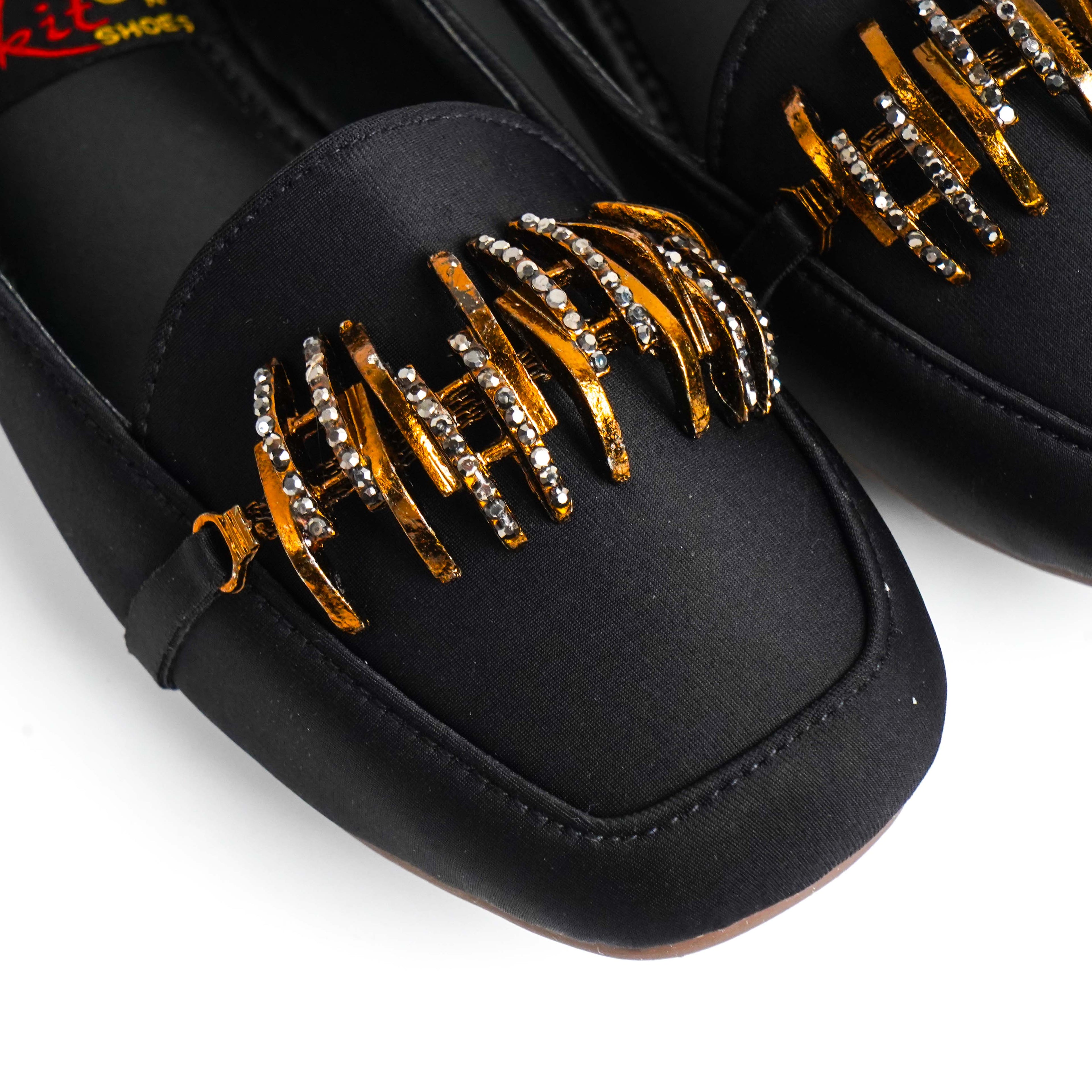 Voya Black