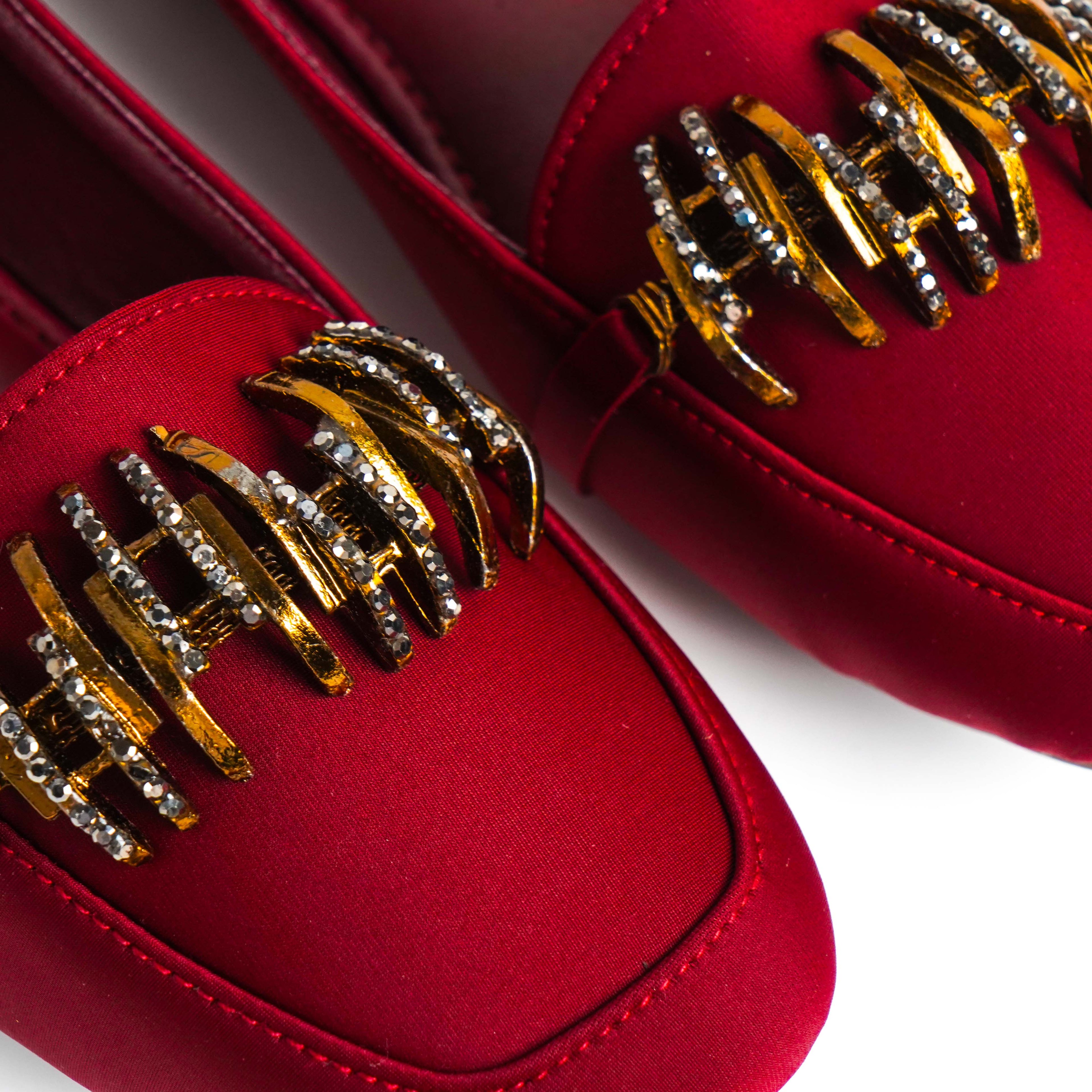 Voya Maroon