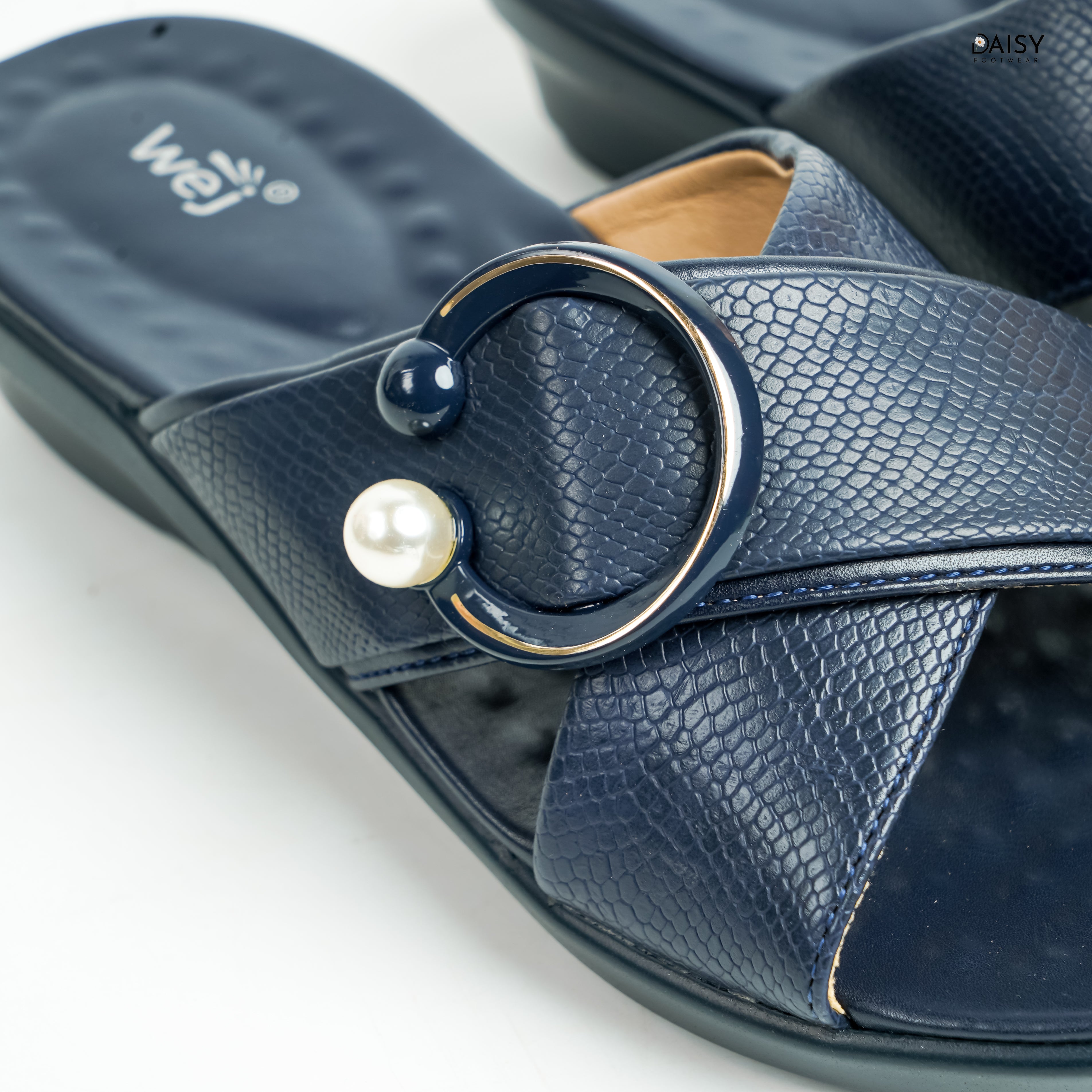 Pearla Navy