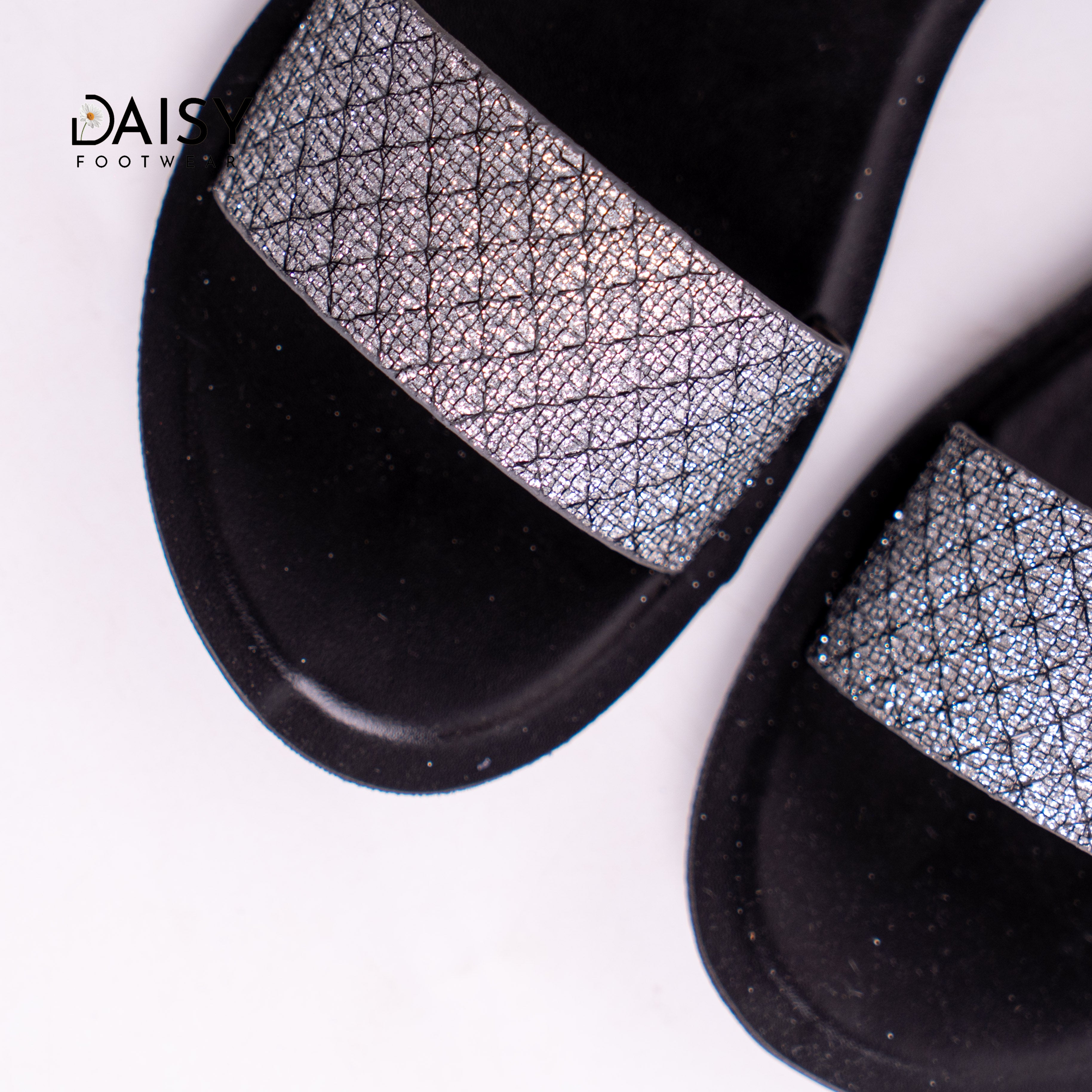 Glint Black