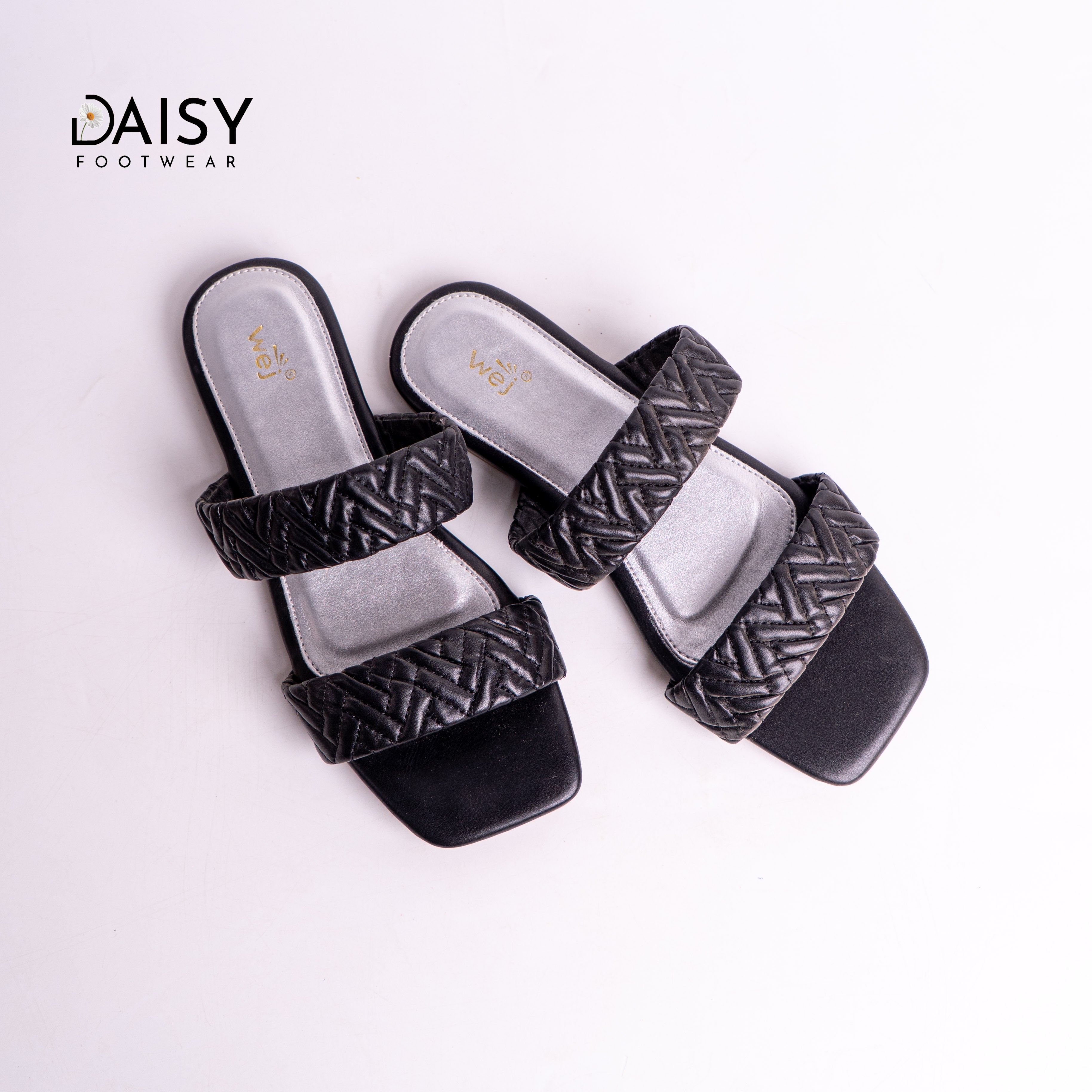 Raya Black