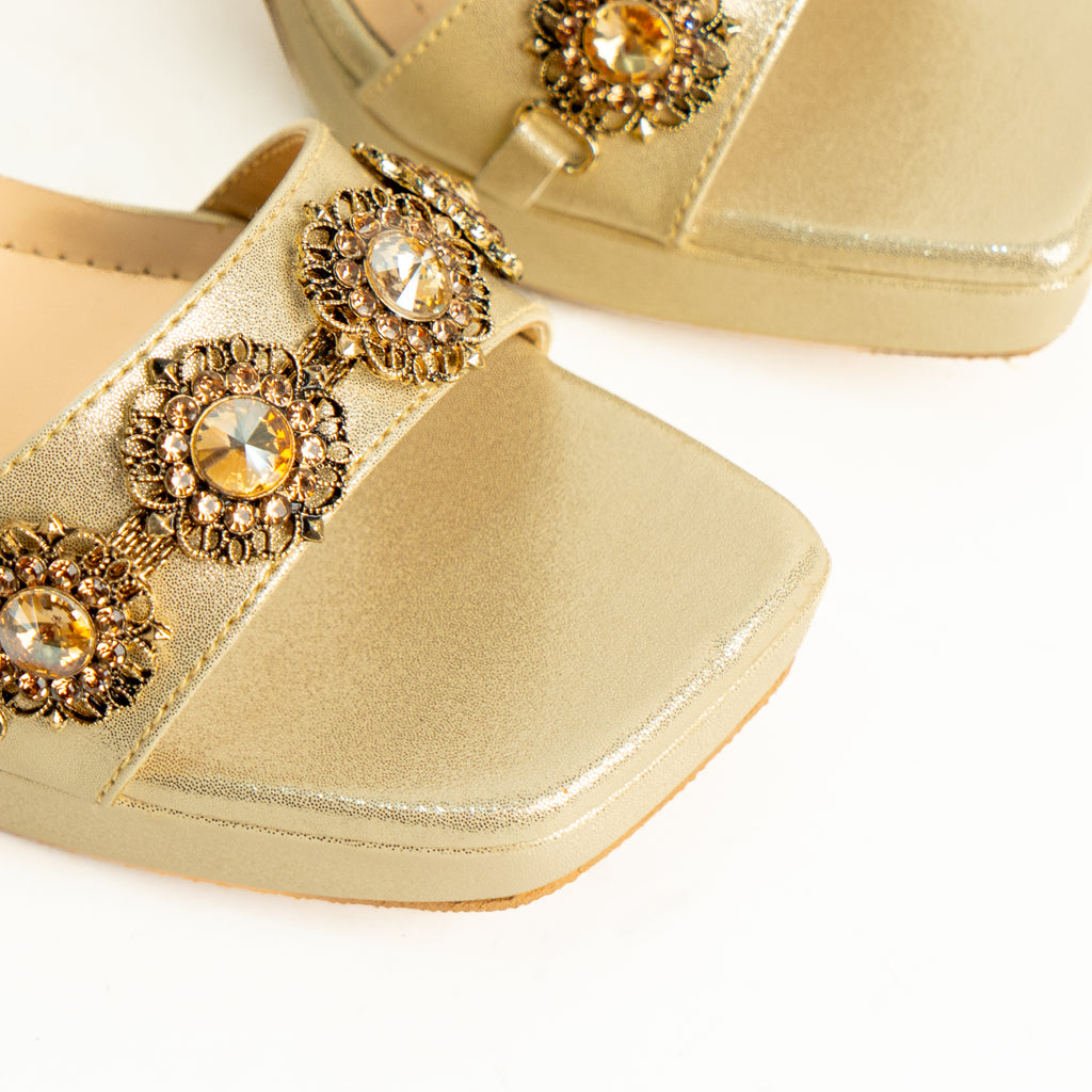 Aurelia Gold