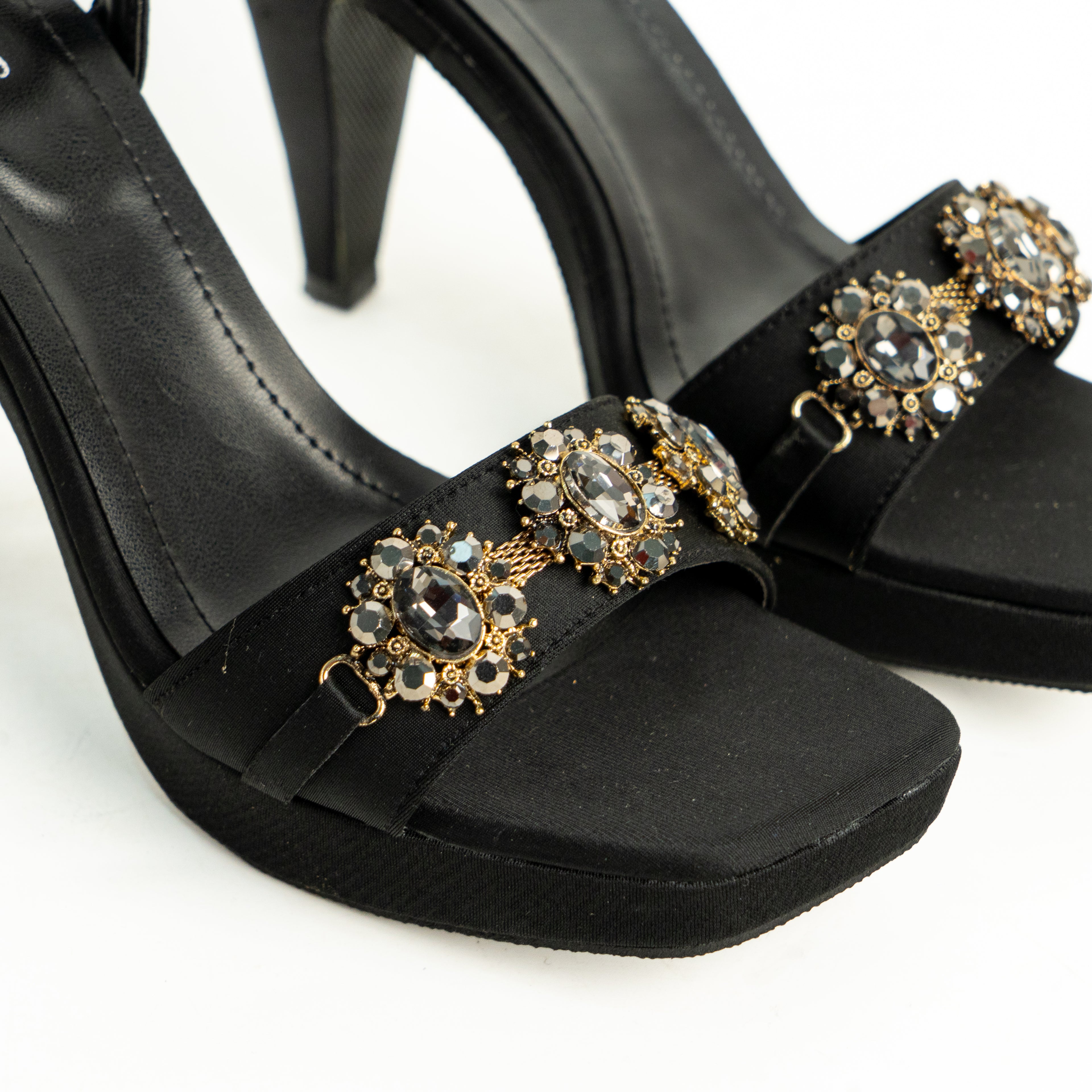 Aurelia Black