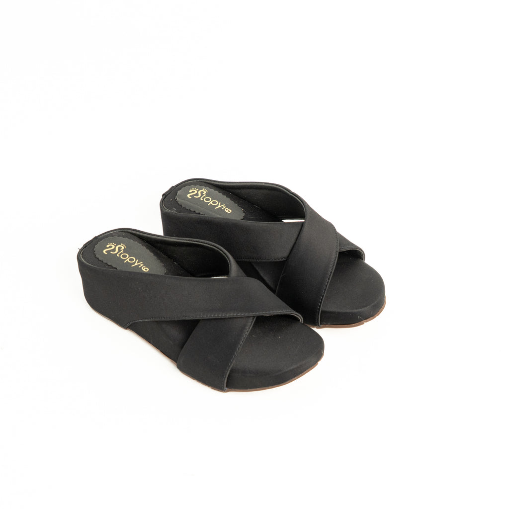 Velmora Black