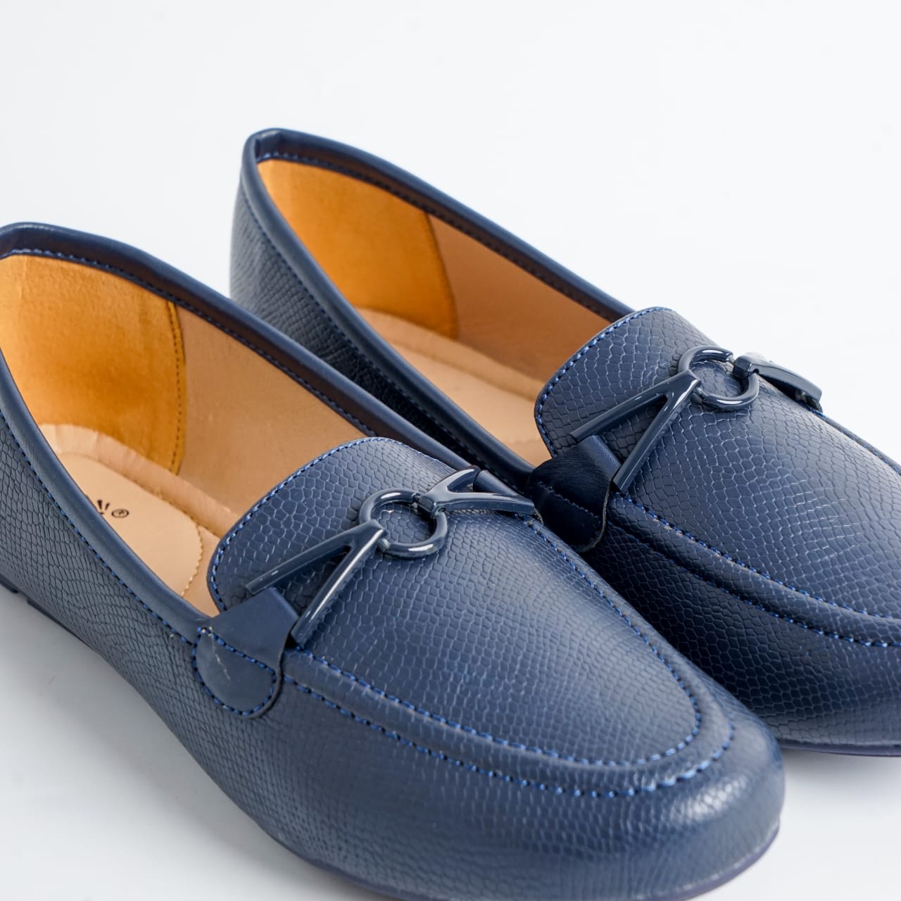 Svelte Navy