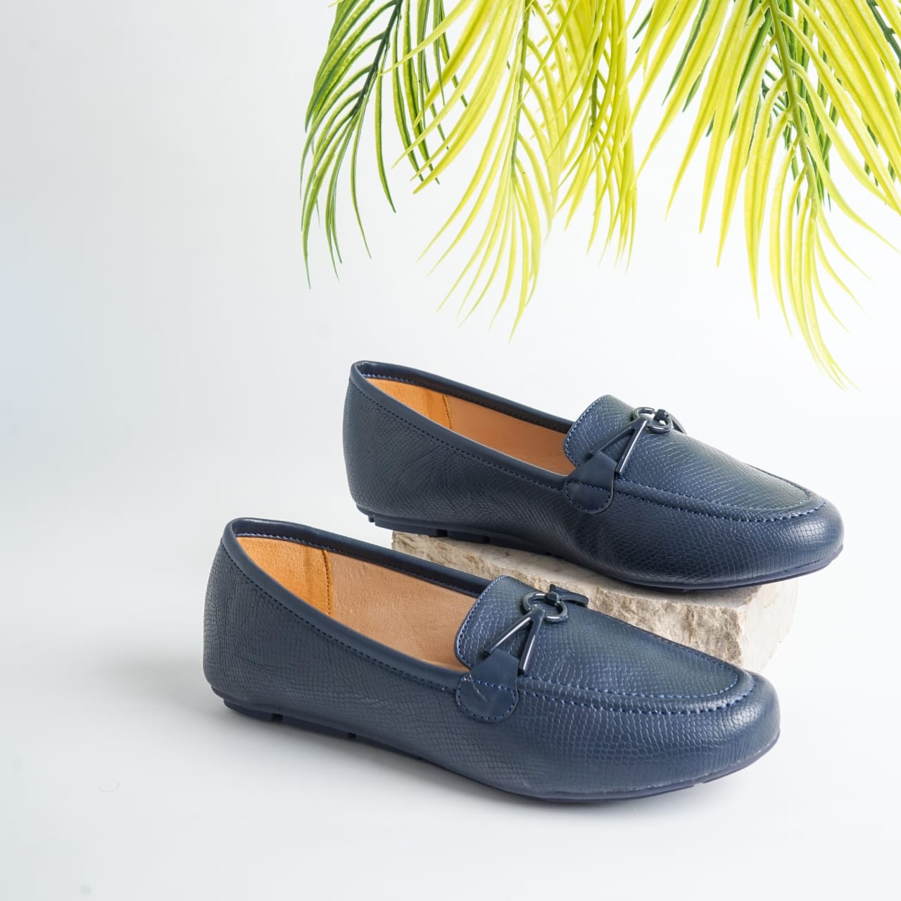 Svelte Navy