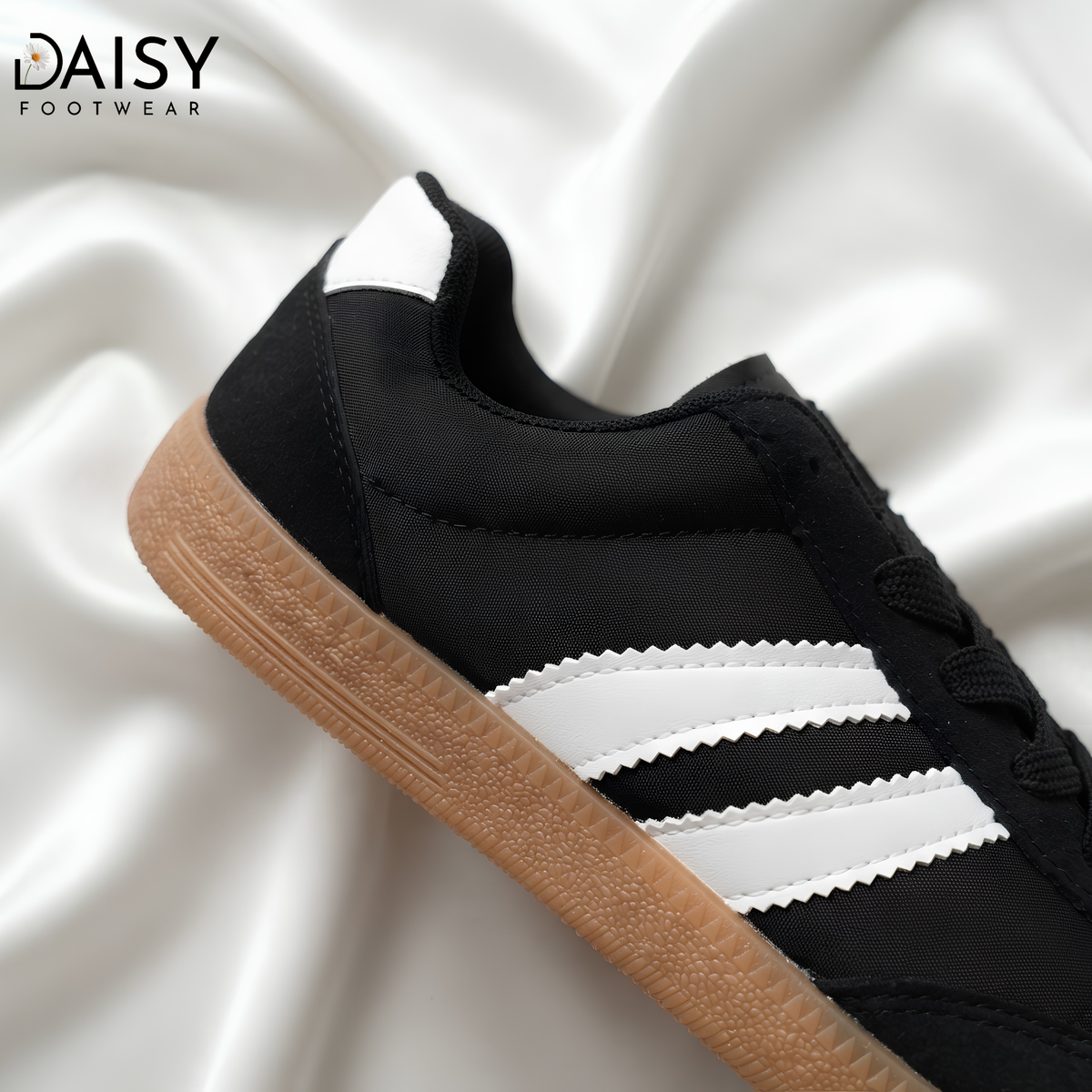 Urban Retro Black